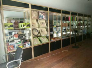 化妆品展柜饰品展示柜玻璃柜台产品展柜精品货架红酒柜